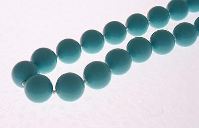 Stunning Turquoise 14 Mm Sea Shell Simulated Pearl Necklace.
